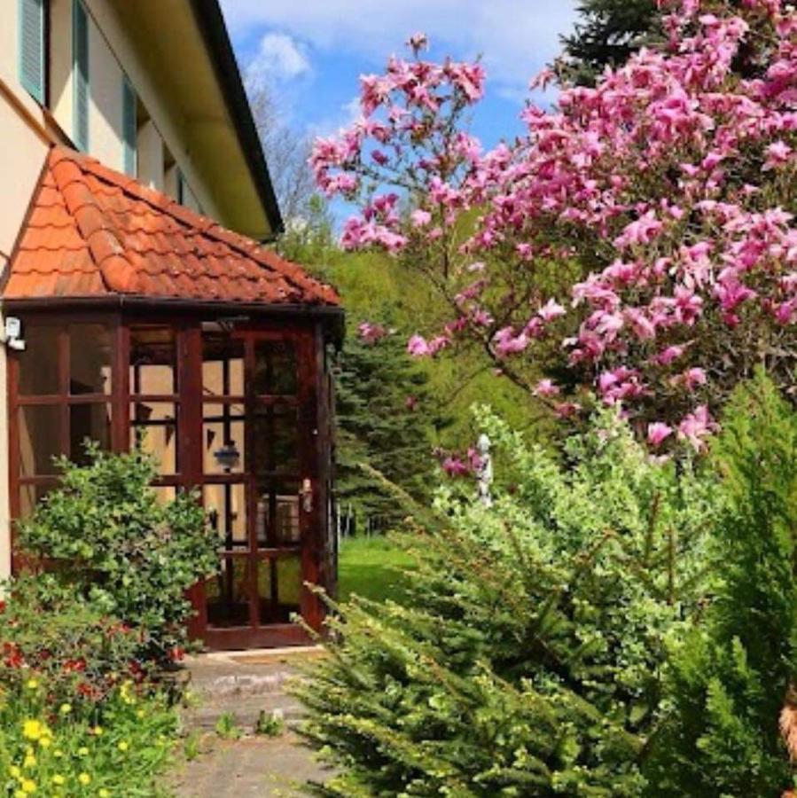 Penzion Myslivna Mukarov Mukarov  Exterior foto